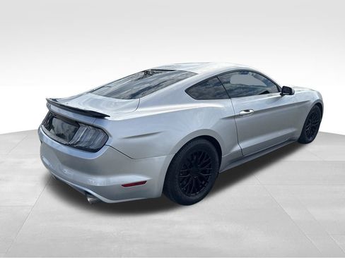 Used 2017 Ford Mustang Coupe image 5