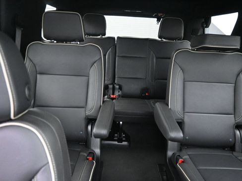 Used 2024 Chevrolet Tahoe Premier w/ Premium Package AWD/4WD image 35