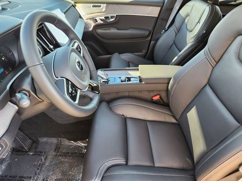 New 2026 Volvo XC90 T8 Ultra w/ Lounge Package image 3