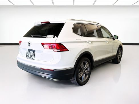 Used 2021 Volkswagen Tiguan SEL FWD image 4
