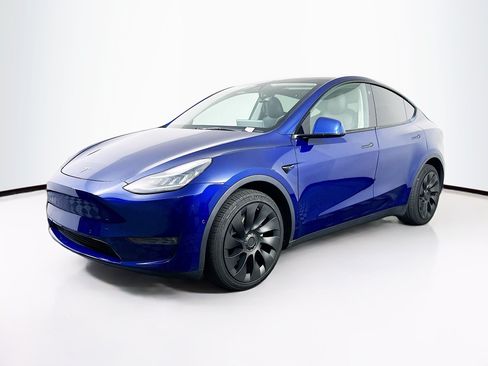 Used 2021 Tesla Model Y Long Range AWD/4WD image 3