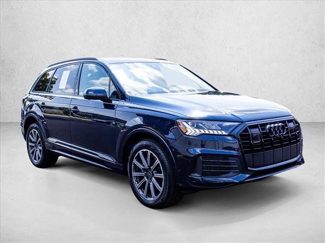Used 2023 Audi Q7 2.0T Premium Plus w/ Premium Plus Package AWD/4WD image 3