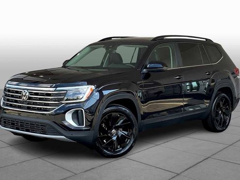 New 2026 Volkswagen Atlas SE image 1