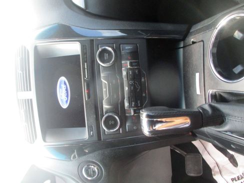 Used 2017 Ford Explorer XLT w/ Equipment Group 202A AWD/4WD image 13