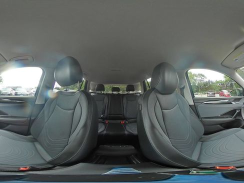 Used 2026 Volkswagen Tiguan SE AWD/4WD image 40