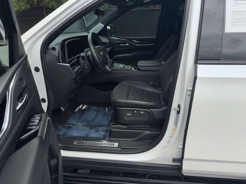 Used 2024 Cadillac Escalade ESV V w/ LPO, Floor Liner Package AWD/4WD image 13