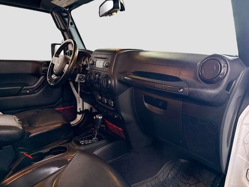 Used 2017 Jeep Wrangler Unlimited Rubicon AWD/4WD image 27