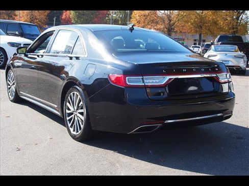 Used 2019 Lincoln Continental Select image 3