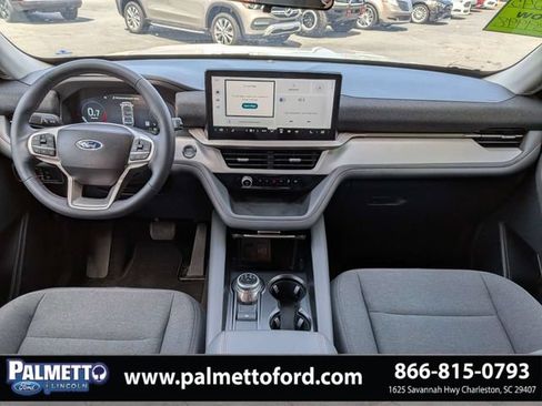 Used 2025 Ford Explorer Active RWD image 16