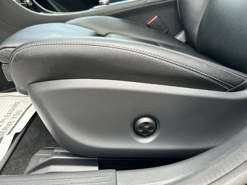 Used 2019 Mercedes-Benz CLA 250 4MATIC image 14
