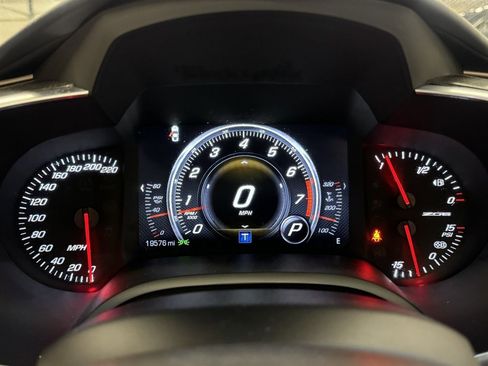 Used 2015 Chevrolet Corvette Z06 w/ 3LZ Preferred Equipment Group image 28