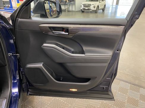 Used 2022 Toyota Highlander Platinum image 37