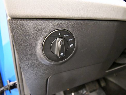 Used 2023 Volkswagen Taos SE AWD/4WD image 19
