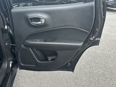 Used 2019 Jeep Compass Latitude FWD image 22