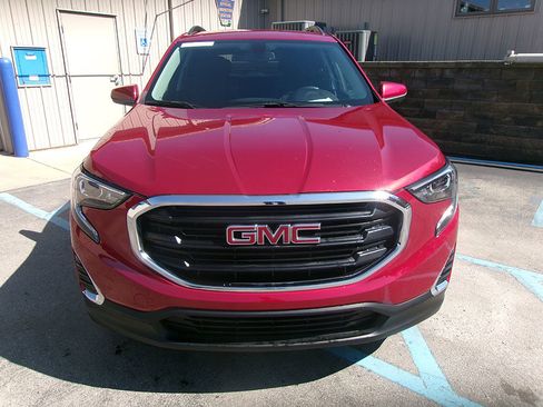 Used 2019 GMC Terrain SLE w/ Driver Convenience Package AWD/4WD image 2