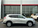 Used 2016 Nissan Rogue SV w/ SV Premium Package image 2