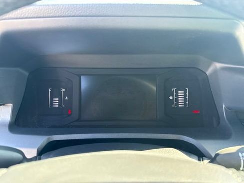 Used 2025 Toyota 4Runner SR5 AWD/4WD image 28