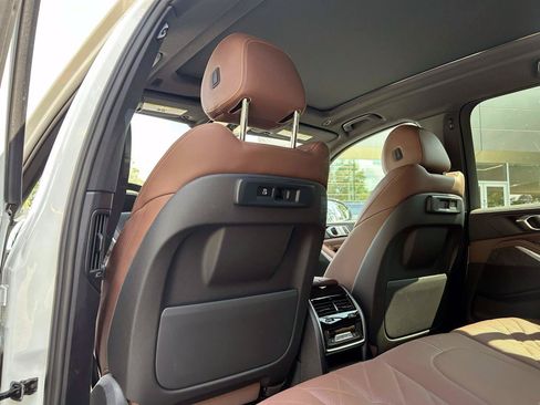 Used 2023 BMW X5 xDrive40i w/ Premium Package AWD/4WD image 14