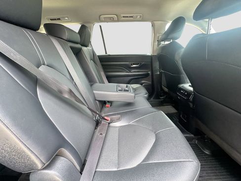 Used 2024 Toyota Grand Highlander XLE FWD image 27