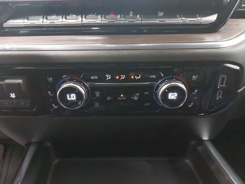 Used 2024 GMC Sierra 2500 SLT w/ SLT Convenience Package image 22