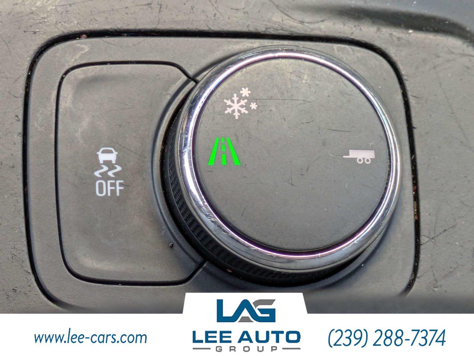 Used 2019 Chevrolet Traverse LT FWD image 27