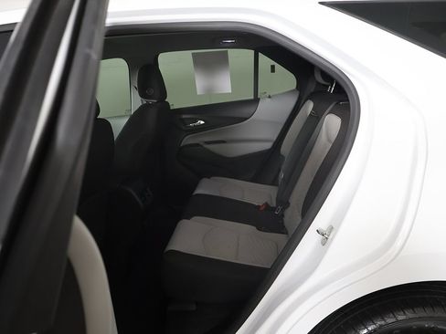Used 2019 Chevrolet Equinox LS AWD/4WD image 27