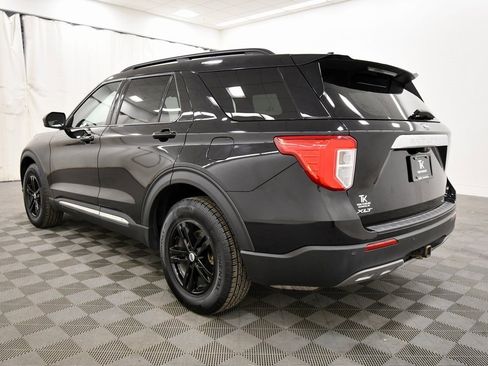 Used 2020 Ford Explorer XLT w/ Equipment Group 202A image 4