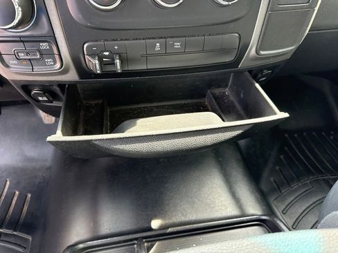 Used 2017 RAM 1500 Express AWD/4WD image 21