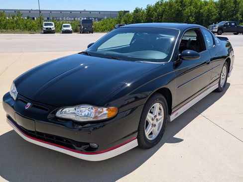 Used 2002 Chevrolet Monte Carlo SS w/ Pace Car Replica Pkg FWD image 2