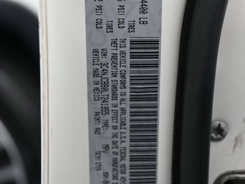 Used 2020 Jeep Compass Latitude FWD image 15