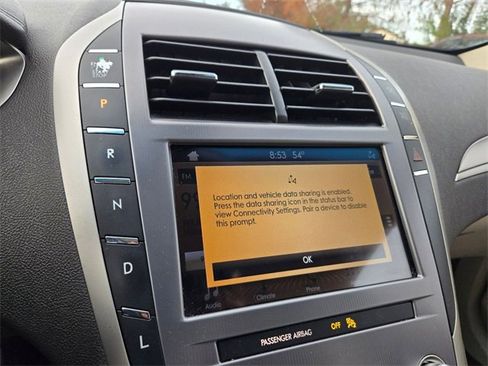 Used 2019 Lincoln MKZ Premiere image 11