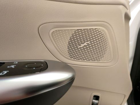 New 2026 Mercedes-Benz C 300 4MATIC Sedan image 18