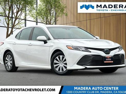 Certified 2018 Toyota Camry LE image 1