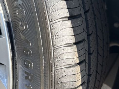 Used 2023 Nissan Versa S w/ Trunk Package image 25