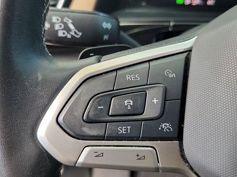 Used 2024 Volkswagen Atlas SE FWD image 32