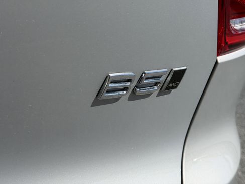 Certified 2024 Volvo XC40 B5 Plus w/ Protection Package Premier image 10