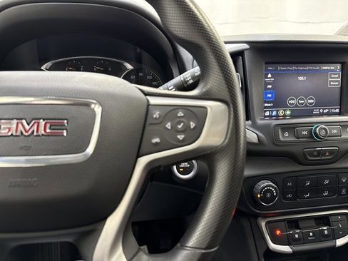 Used 2024 GMC Terrain SLE image 18