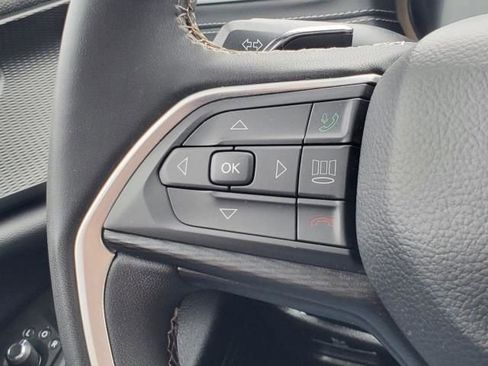 Used 2024 Jeep Grand Cherokee L Laredo image 15