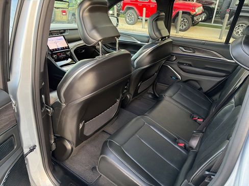 Certified 2022 Jeep Grand Cherokee Overland w/ Adv Protech Group III image 24