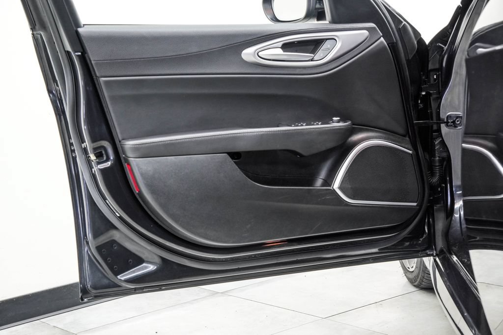 Used 2023 Alfa Romeo Giulia Veloce RWD image 43