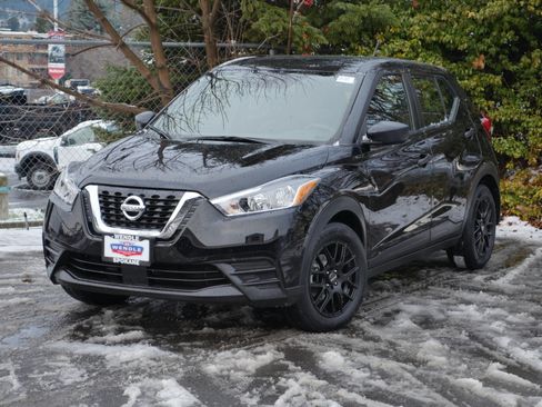 Certified 2020 Nissan Kicks S image 2