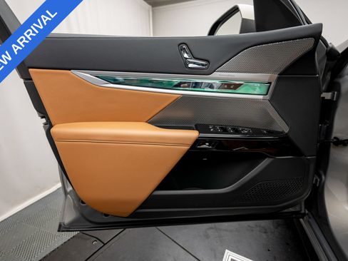 Used 2023 BMW 740i RWD image 35