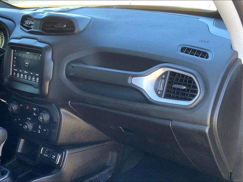 Used 2021 Jeep Renegade Sport image 16