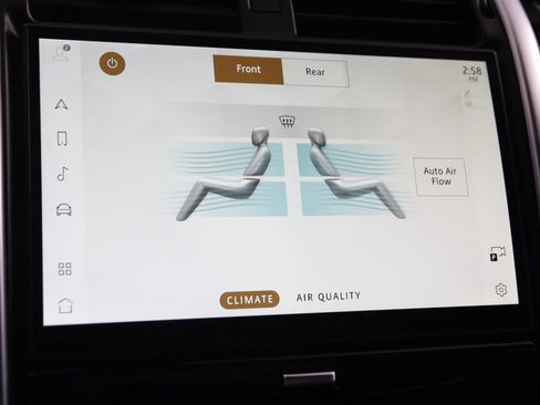 Used 2023 Land Rover Discovery Metropolitan Edition image 37