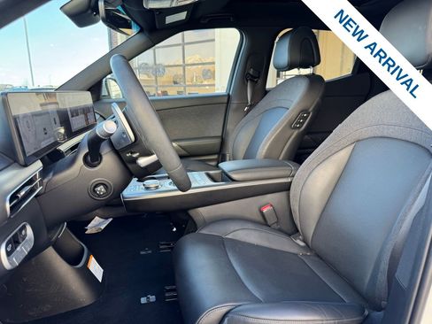 Used 2025 Genesis GV60 Advanced image 16