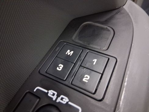 New 2025 Land Rover Defender 110 S image 12