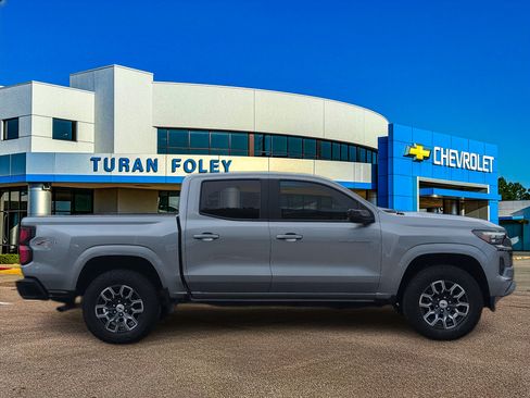 Used 2024 Chevrolet Colorado Z71 w/ Z71 Convenience Package 2 AWD/4WD image 7