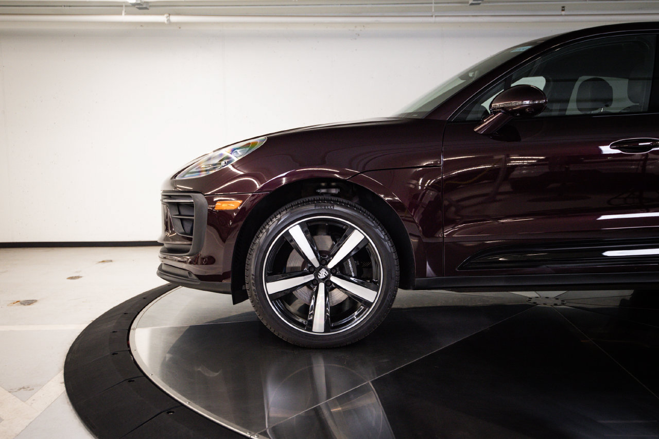 Certified 2026 Porsche Macan S AWD/4WD image 11