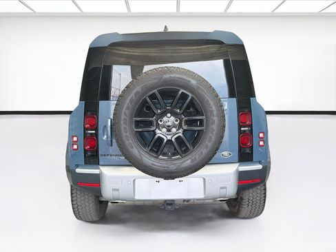 Used 2022 Land Rover Defender 110 SE AWD/4WD image 5