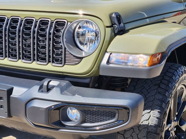 Used 2025 Jeep Gladiator Sport AWD/4WD image 16
